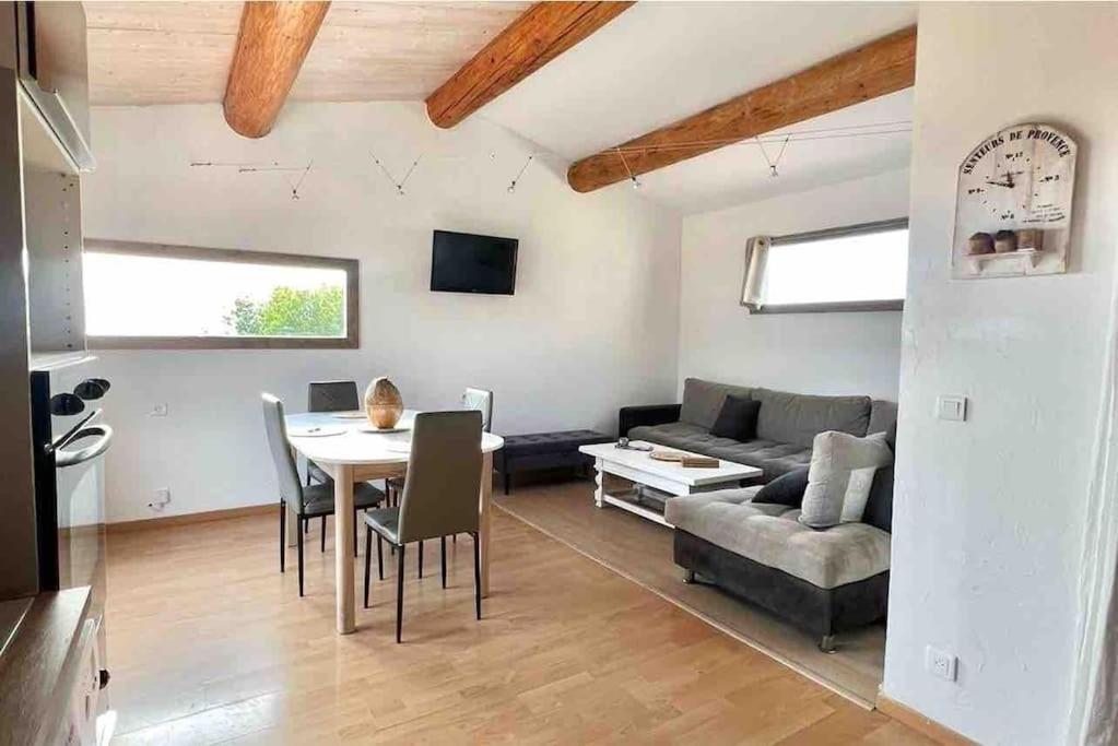 Appartement Proche Aeroport Marseille Marignane - Studio Confortable - Logement Ideal - Hebergement Tout Equipe Rognac Exterior photo